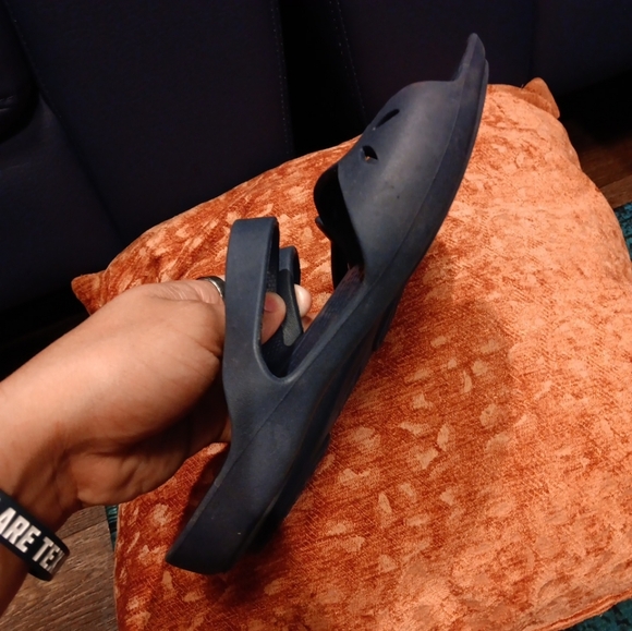 Crocs Kelli Sandals Woman's Size 7 Navy Dark Blue Iconic Comfort - Picture 4 of 5